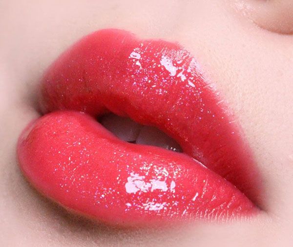 Có nên phun môi pha lê không? So sánh phun môi pha lê và phun môi hồng baby 1 1dc42f987b4ac8aa75b75d994778a6c5