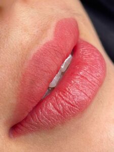 Phun môi sau bao lâu thì mới lên màu đẹp