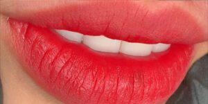 Phun môi màu đỏ tươi phù hợp với đối tượng nào?