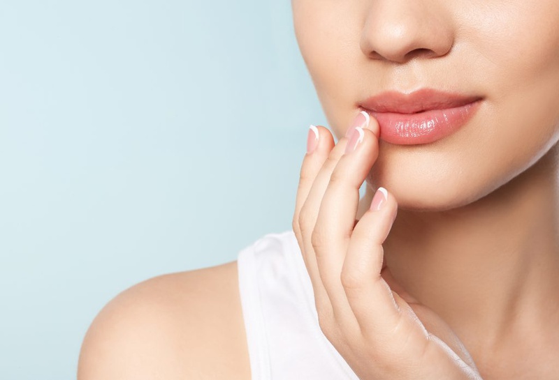 Vitamin E dưỡng môi căng bóng, mượt mà và sáng hồng tự nhiên Vitamin E dưỡng môi căng bóng, mượt mà và sáng hồng tự nhiên