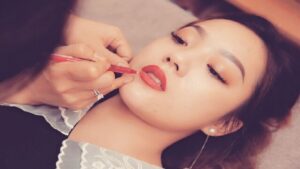 xăm môi ăn cháo lòng