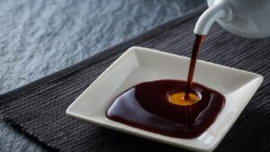 Xăm môi ăn nước tương có được không?