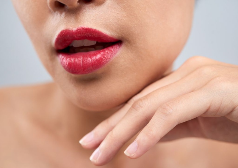 nguoi_moi_xam_moi_co_an_duoc_thit_meo_khong_xam_moi_xong_nen_an_thit_gi_3_e7b719bc3d Người mới xăm môi có ăn được thịt mèo không? Xăm môi xong nên ăn thịt gì?3