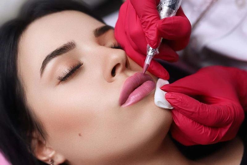 phu_nu_sau_sinh_may_thang_thi_xam_moi_duoc_1_554c7ef310 Phụ nữ sau sinh mấy tháng thì xăm môi được 1