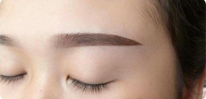 Xăm phun lông mày có đau không? Có nên xăm lông mày? 2 Phun chân mày tại Thẩm Mỹ Bảo Anh của một vị khách hàng