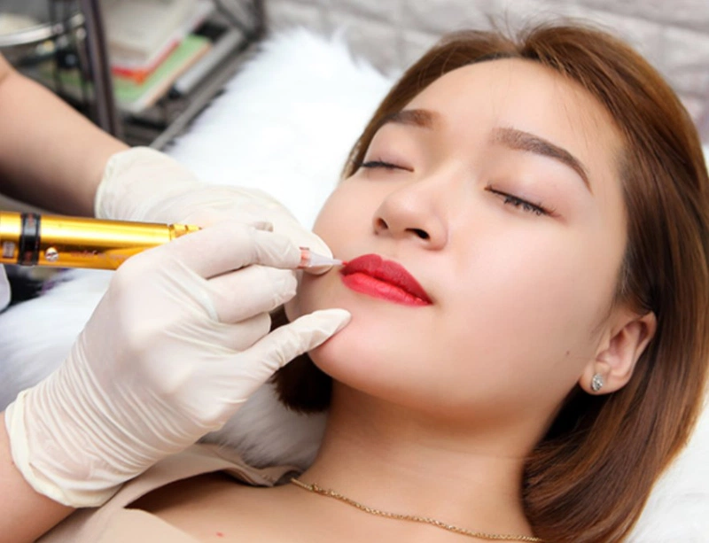 truoc_khi_phun_moi_nen_lam_gi_nhung_dieu_ma_ban_nen_biet_1_3930582787 Trước khi phun môi nên làm gì?