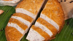 Xăm môi ăn chả lụa