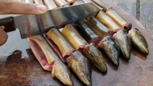 Xăm môi ăn lươn