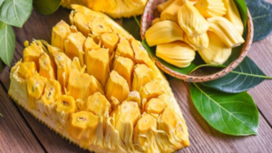 Xăm môi ăn mít được không?