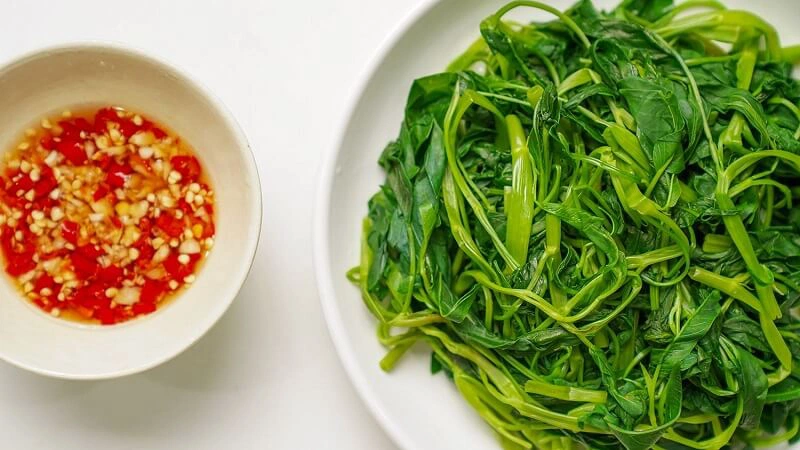 xam_moi_can_kieng_rau_muong_trong_bao_lau_de_moi_len_mau_dep_nhat_1_0f8da4d874 Xăm môi cần kiêng rau muống trong bao lâu để môi lên màu đẹp nhất 1