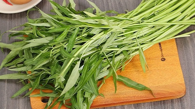 Nhấn mí kiêng ăn gì? Kiêng trong bao lâu? 2 Xăm môi cần kiêng rau muống trong bao lâu để môi lên màu đẹp nhất?
