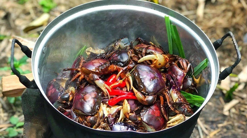 xam_moi_co_duoc_an_canh_cua_khong_2_ac470234a4 Xăm môi có được ăn canh cua không? 2