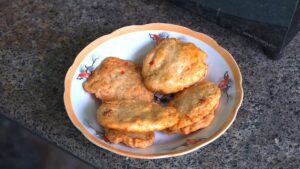 Xăm môi ăn chả cá