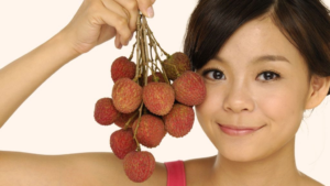 Xăm môi ăn quả vải