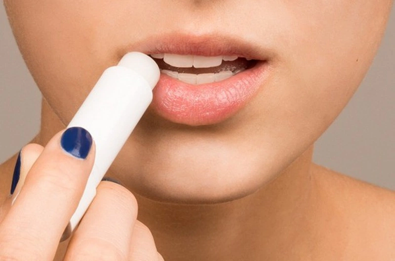 xam_moi_co_duoc_uong_ca_phe_sua_hay_khong_5_e0666d2a22 Xăm môi có được uống cà phê sữa hay không 5
