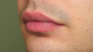 Xăm môi nam giúp nam giới sở hữu ngoại hình nổi bật và tự tin