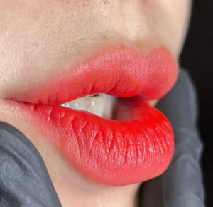 10 điều bạn nên biết trước khi phun môi – Chuyên gia nói gì?