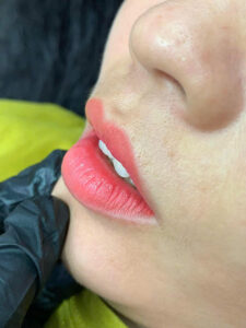 Tại sao phun môi có thể “đổi vận nhìn mặt”?