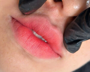 Phun môi không đỏ chói: Đẹp mà không lộ đã sửa