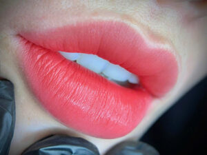 Lựa phun môi theo outfit: Mix & match không đụng hàng