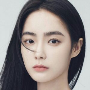 Điêu khắc chân mày nâu đen là gì?