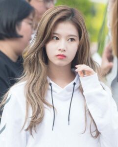 Phun lông mày nâu khói là gì?