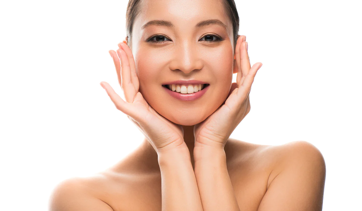Phun lông mày màu đen có phù hợp với da trắng, da ngăm không? 3 Da vàng hợp phun lông mày màu gì?