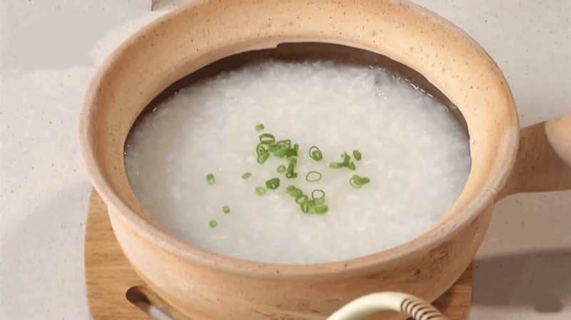 Phun môi ăn súp cua có được không? 5 2 cach nau chao trang ngon mieng cung cac mon an kem 202102261525069386