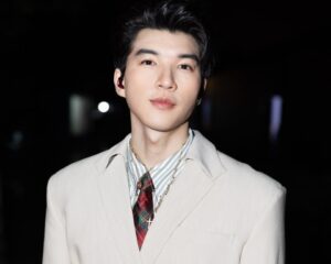 Hairstroke chân mày nam