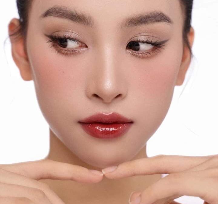 Khám phá 5 xu hướng makeup hot trend dành riêng cho phun môi màu đỏ gạch 4 phun môi màu đỏ gạch