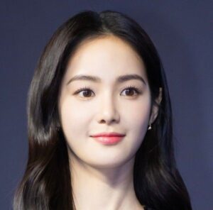 Chọn dáng mày khi phun lông mày màu đen