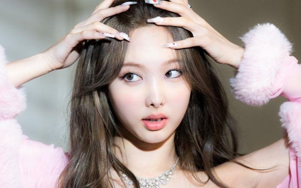 Điêu khắc Hairstroke chân mày nữ cho người mệnh Thổ Điêu khắc Hairstroke chân mày nữ cho người mệnh Thổ