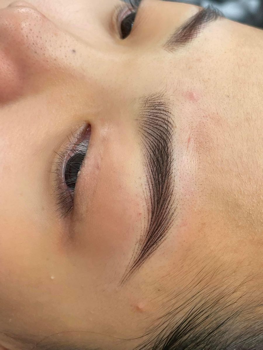 Điêu khắc chân mày 6D ở đâu đẹp? 1 Điêu khắc chân mày nâu đen là gì?
