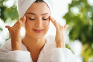 Bỏ túi 7 cách massage mắt để từ 1 mí sang 2 mí đơn giản, hiệu quả