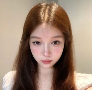 Phun lông mày nâu cà phê là gì?