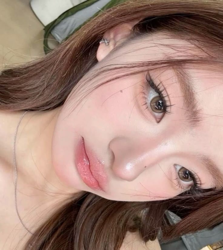 Điêu khắc chân mày nâu tây hợp với da và kiểu tóc nào nhất? 1 Điêu khắc chân mày nâu tây là gì?