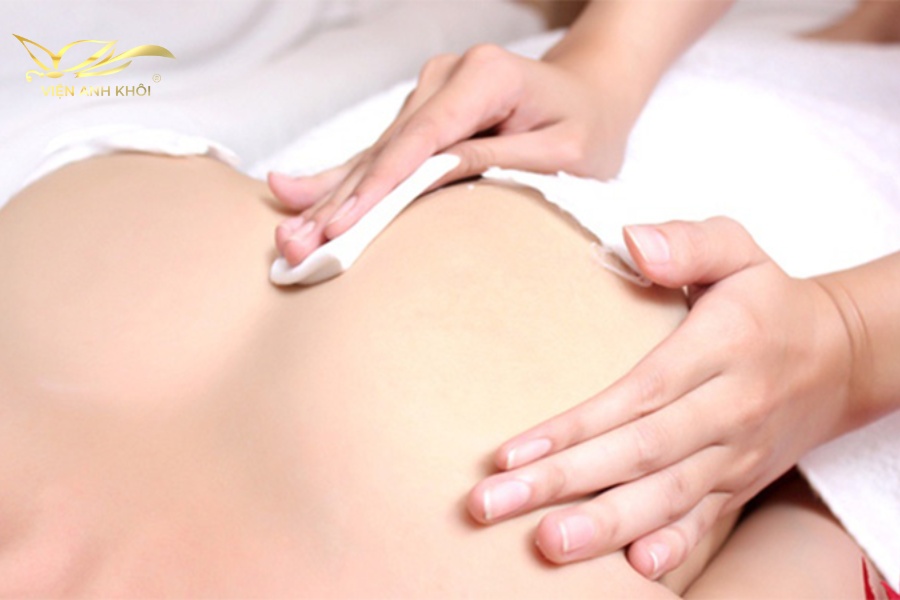 Phun hồng nhũ hoa có đau không?