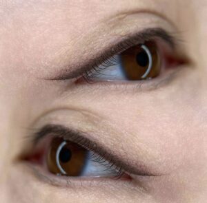 Phun mí mắt màu nâu đen là gì?