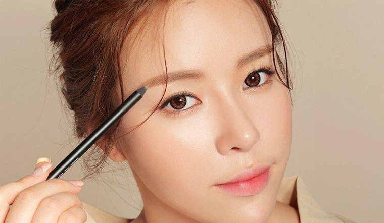 Những lý do khiến bạn không thể bỏ qua chân mày Hairstroke 2 cach ke long may ngang cho mat tron dep tu nhien 202206061338234596