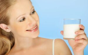 Cắt mí uống sữa