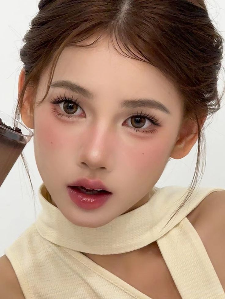 Top 5 lý do bạn nên chọn phun lông mày nâu cà phê thay vì màu đen 1 Phun lông mày nâu cà phê là gì?