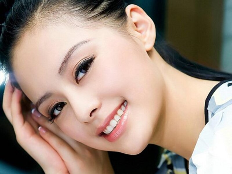 Điêu khắc Hairstroke chân mày nữ dáng lá liễu – Mềm mại, nữ tính, kiêu sa 1 Điêu khắc Hairstroke chân mày nữ dáng lá liễu