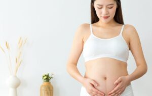 Có bầu cắt mí mắt được không? Lưu ý cho mẹ bầu