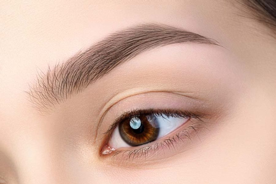 Điêu khắc chân mày bao lâu thì bong? Các giai đoạn hồi phục 1 Phun xăm, điêu khắc lông mày màu nâu đen