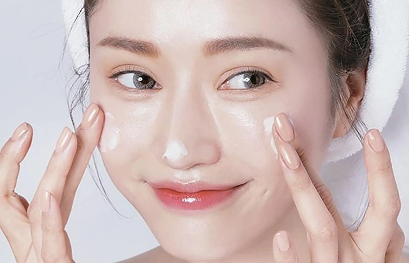 3 Cách chăm sóc da sau đốt mụn thịt 3 diem khac biet giua cac dong san pham duong am da lotion gel va kem1 8170fe431d