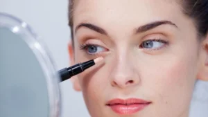 Có thể makeup nhẹ để đi làm sau phun mí không?