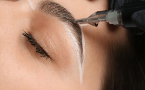 Phun mày giữ được bao lâu? Sự thật bạn nên biết