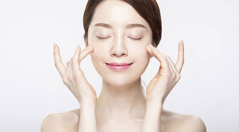 Bí quyết làm đẹp sau sinh an toàn cho mẹ bỉm 14 Xử lý vết thương phần mềm nông vùng mi mắt