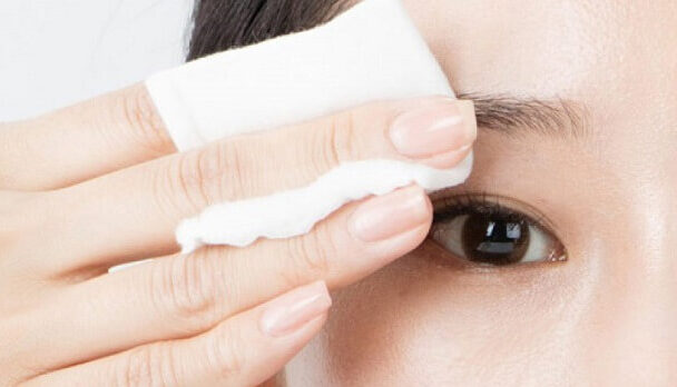 Xử lý vết thương phần mềm nông vùng mi mắt 5 dr eye xu ly vet thuong phan mem nong vung mi mat 7 e1758708901670