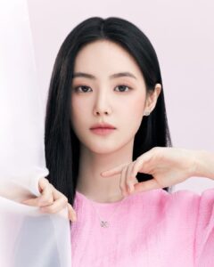 Đặc điểm của phun lông mày màu đen